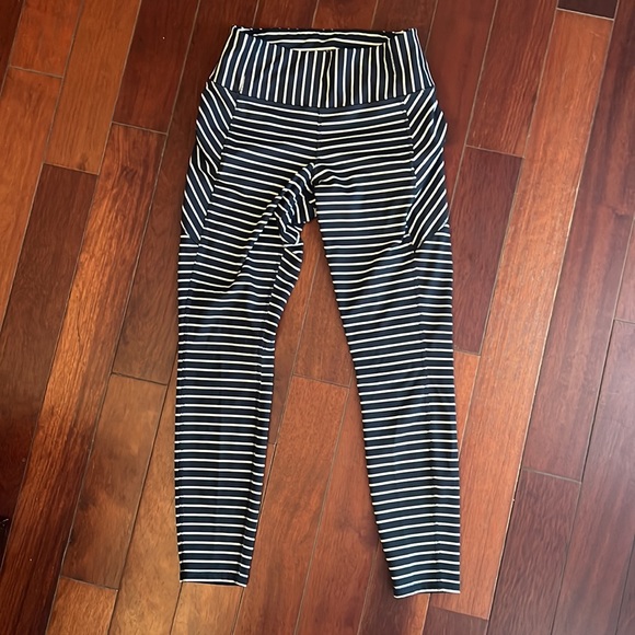 Athleta Stripe Contender 7/8 Tight #211056‎ - Picture 6 of 10